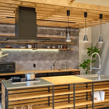 中村將一写真事務所が撮影した「アキュラホーム館山　店内とスタッフ」の写真