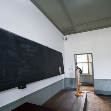 手塚隆弘が撮影した「室内（16ｍｍストロボ使用）」の写真