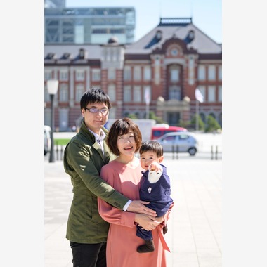曽川拓哉が撮影した「東京駅での家族写真」の写真