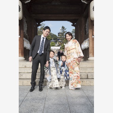 A&Y写真OFFICEが出張撮影した「７５３お祝い写真」の家族写真