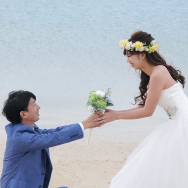 Photo taken by Avenir - Beach Photo wedding