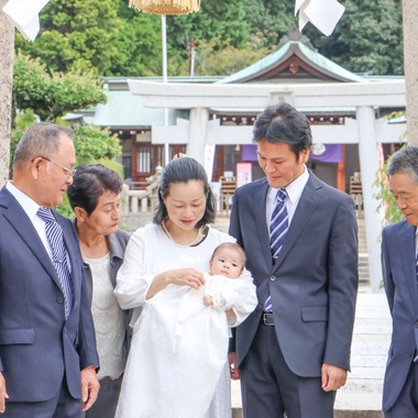 かわもとじゅんいち【Jun3photo】が出張撮影した「お宮参り」の家族写真