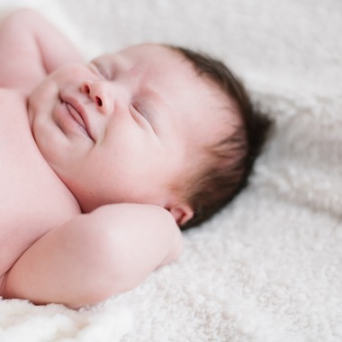 アトリエ　エピカ/清水　一哉が撮影した「ニューボーンフォト」の写真