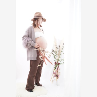 Kanaeruが出張撮影した「トツキトウカの物語〜お腹の命を感じて〜ご自宅フォト」の家族写真