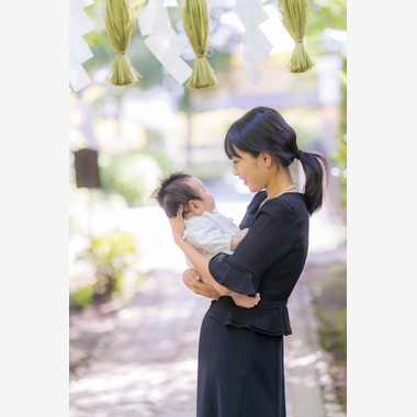 N2Photoが出張撮影した「お宮参り撮影事例」の家族写真
