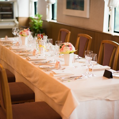 Photo taken by atelier epica/kaz 43zoo - party shot in restrant