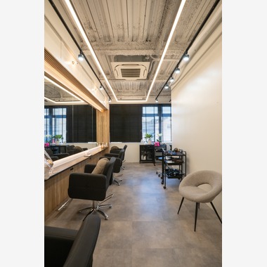 鈴木美咲が撮影した「新規開業ヘアサロン撮影」の写真