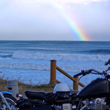 管野　利が撮影した「バイクと車」の写真
