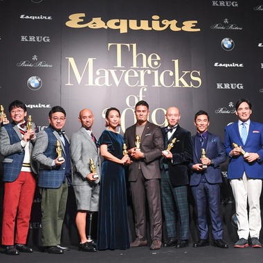 石津祐介が撮影した「記者会見」の写真