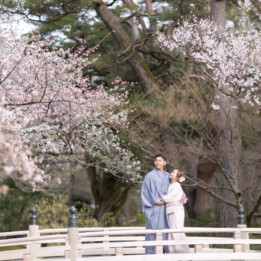 アート工房が撮影した「兼六園着物散策カップル」の写真