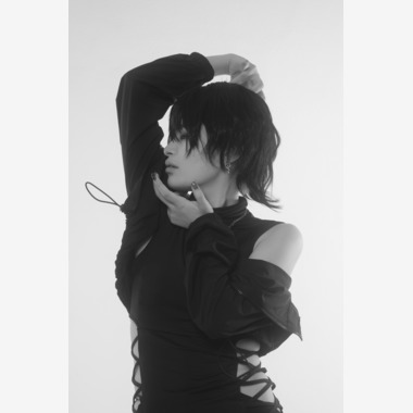 小塚司写真事務所が撮影した「スタジオポートレートの作例」の写真