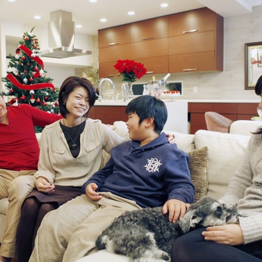 村田わかな広告写真が出張撮影した「東急多摩田園都市線アライエイメージ写真 X'mas」の家族写真