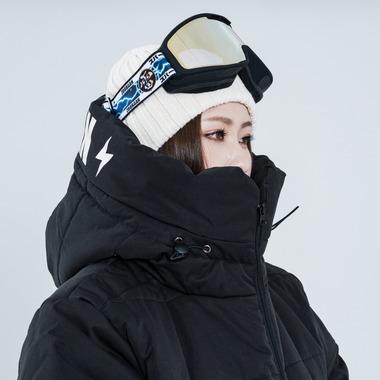 山内康平が撮影した「スノーボード・ウェアブランドスタジオ撮影」の写真