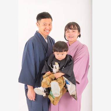 スタジオ日々喜が出張撮影した「家族写真の撮影」の家族写真