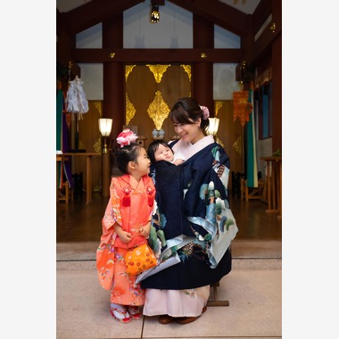 T.Matsumuraが出張撮影した「お宮参り(着物)&七五三＠大森熊野神社」の家族写真