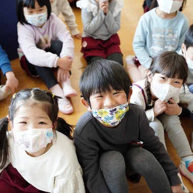 鈴木雅人が出張撮影した「スクール」の家族写真