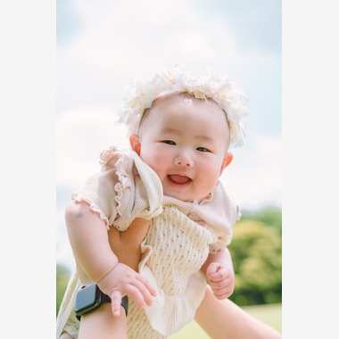 松嵜直斗が出張撮影した「ベビーフォト」の家族写真