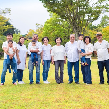 AXiS Photo Service 伊神 菜穂子が出張撮影した「＜家族の記録写真＞公園・海辺・寺社・自宅などお好きな場所で」の家族写真