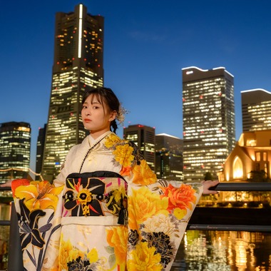中川昌幸が撮影した「イルミネーションと振袖姿」の写真