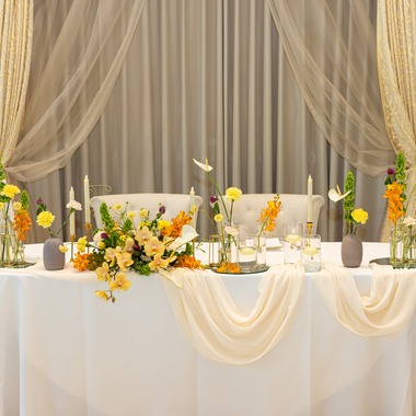 Photo taken by UCHIUMI Toshihiko. - Reception venue flower arrangements