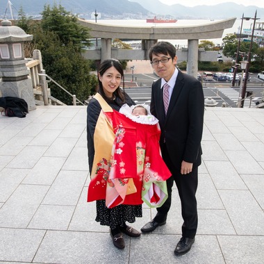 岩坪眞一郎が出張撮影した「下関お宮参り」の家族写真