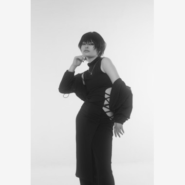 小塚司写真事務所が撮影した「スタジオポートレートの作例」の写真