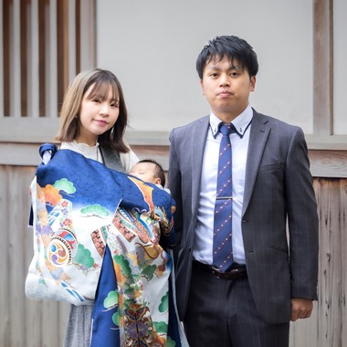 梅田　紫邑が撮影した「家族でお祝いするお宮参り」の写真