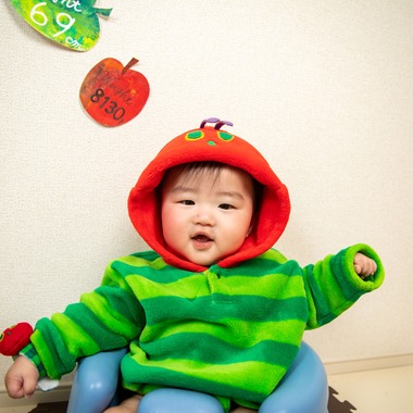 岩坪眞一郎が出張撮影した「誕生日記念撮影」の家族写真