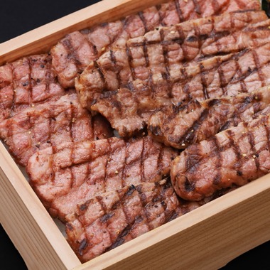 森安　照が撮影した「焼肉弁当・焼肉・韓国料理」の写真