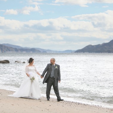 KIKIウェディングが撮影した「和装と洋装での前撮り」のウェディングフォト