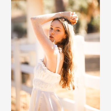 ショーン サムリンが撮影した「屋外ファッション撮影」の写真