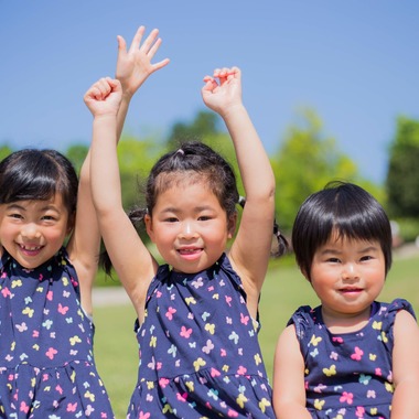 フォスタムが出張撮影した「春の公園で家族フォト」の家族写真