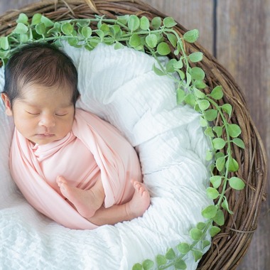 結×繋photoが撮影した「ニューボーンフォト」の写真