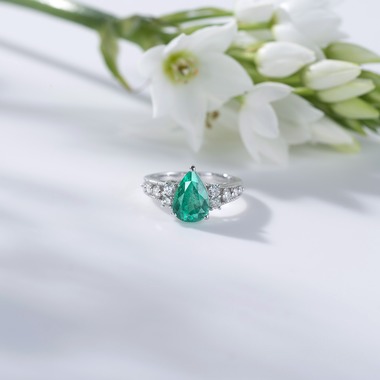 木村慎が撮影した「アクセサリー」の写真