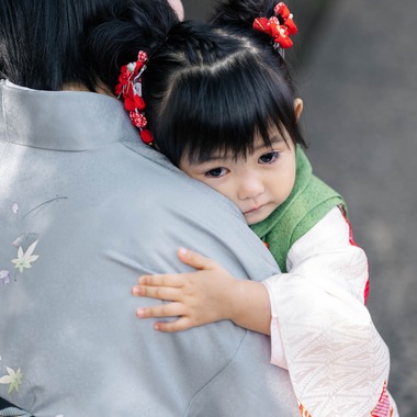 鈴木香那枝が出張撮影した「下谷神社での七五三撮影」の家族写真