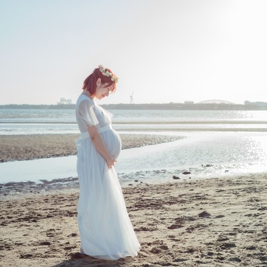 玉城　肇が出張撮影した「ビーチでもマタニティフォト」の家族写真