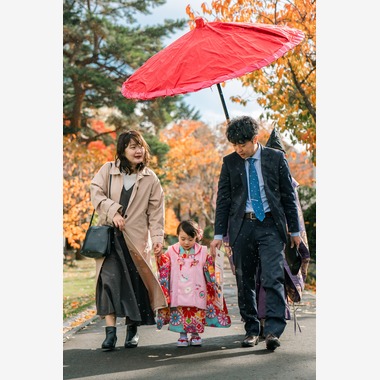 須田桃加が撮影した「護国神社七五三」の写真