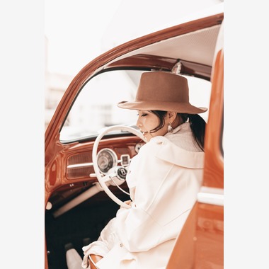 石井俊輔が撮影した「車とモデル at 沖縄」の写真