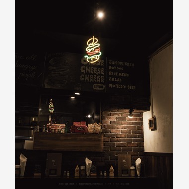 大越　光貴が撮影した「Neon Art」の写真