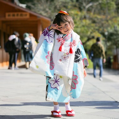 出張撮影　FotoMatograph　間藤　恒が出張撮影した「21.11.12　鶴岡八幡宮　椋梨様」の家族写真