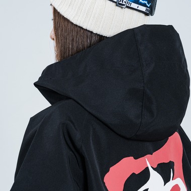 山内康平が撮影した「スノーボード・ウェアブランドスタジオ撮影」の写真