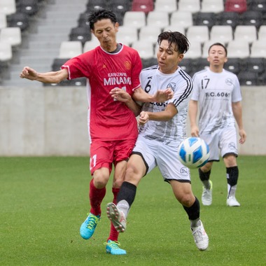 児玉 一成が撮影した「サッカー（金沢ゴーゴーカレースタジアム）」の写真