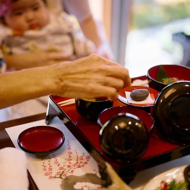 児玉 一成が撮影した「お食い初め（梅の花）」の写真