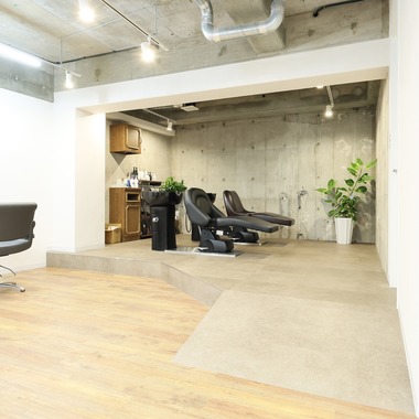 天野康弘が撮影した「ヘアサロン」の写真