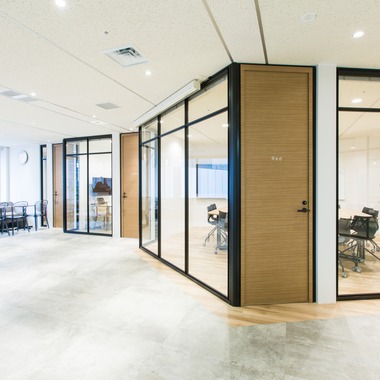 Nobuhiro Toyaが撮影した「モバイルインターネットキャピタル株式会社＠霞が関 HP用撮影」の写真