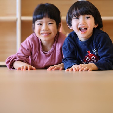 稲蔭一道が出張撮影した「託児所」の家族写真