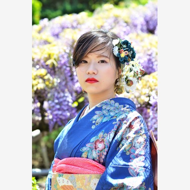 Design studio lumière（井上 敦仁）が撮影した「藤と紅葉の成人式」の写真