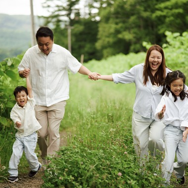 ヒラタ・ジェームズが撮影した「ニセコファミリーフォト」の写真