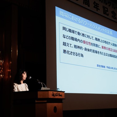 イトウ　ノブミチが撮影した「周年パーティと100人集合写真」の写真