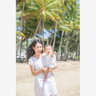 スマイルケアンズが撮影した「ケアンズのビーチで１歳のお誕生日フォト」の写真